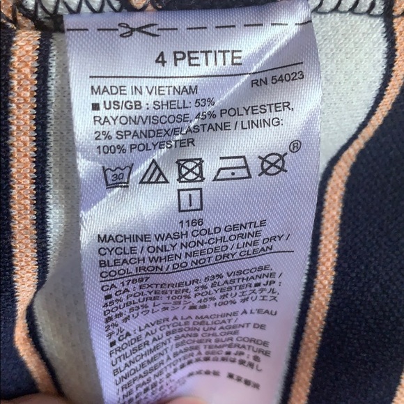 Banana Republic striped pencil skirt Size 4P - Picture 6 of 6